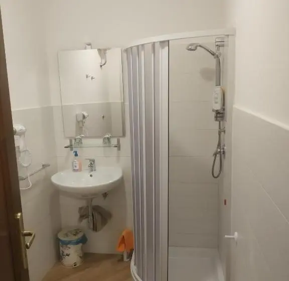 Standard Neljän Hengen Huone, Casa Porta San Francesco
