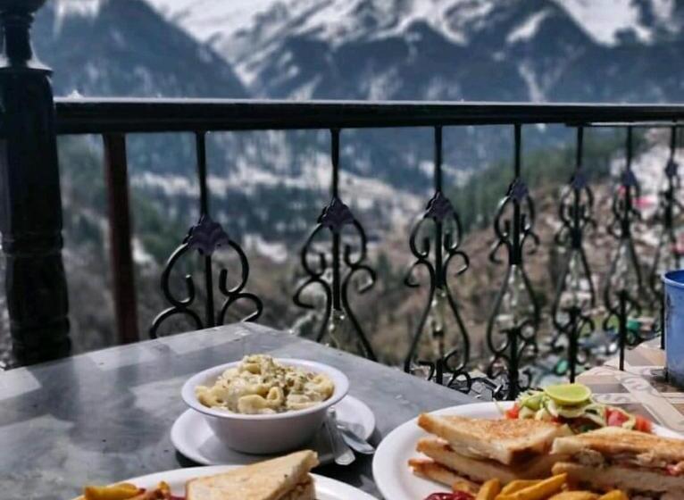 Chambre Deluxe, 19 Tosh