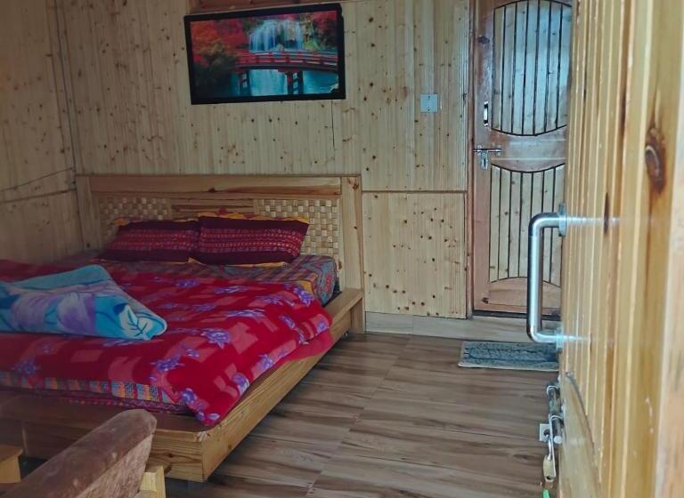 Chambre Deluxe, 19 Tosh