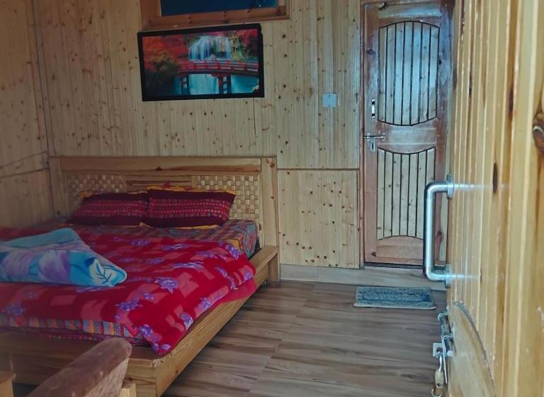 Chambre Deluxe, 19 Tosh