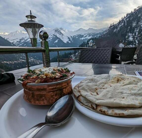 Chambre Familiale Deluxe, 19 Tosh