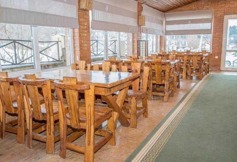 اتاق عادی, Cedars
