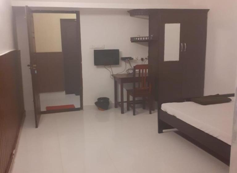 غرفة إقتصادية, Tabish Inn