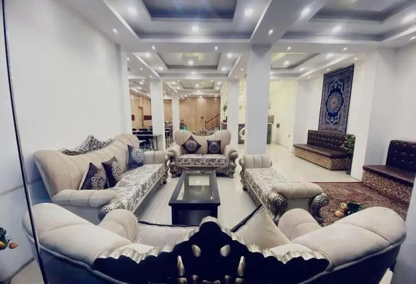 エコノミールーム, Gulshan Palace