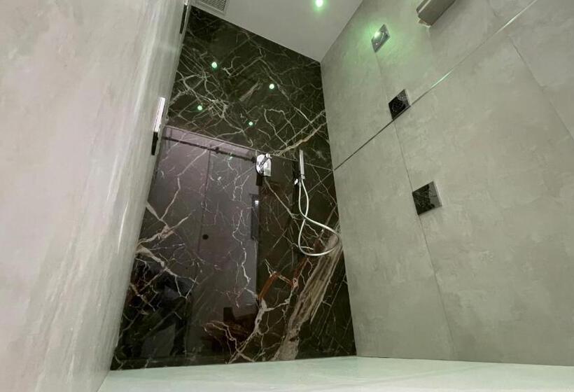 豪华套房, I Cappuccini Suite