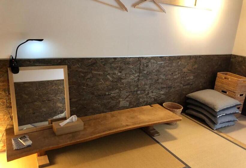 Четырехместный Номер Стандарт, 離島 宿navelの学校 三原港から船で14分