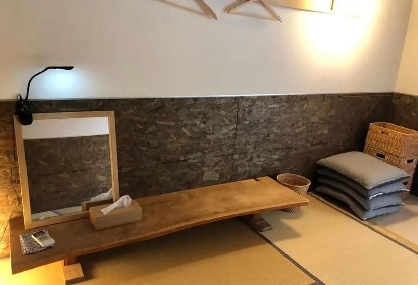 スタンダード４人部屋, 離島 宿navelの学校 三原港から船で14分