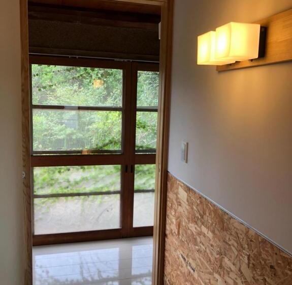 Номер Стандарт, 離島 宿navelの学校 三原港から船で14分