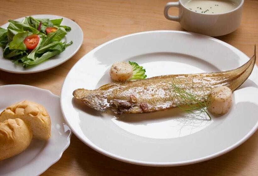 Номер Стандарт, 離島 宿navelの学校 三原港から船で14分