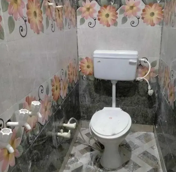 トリプルクラシックルーム, Oyo Ganesh Guest House