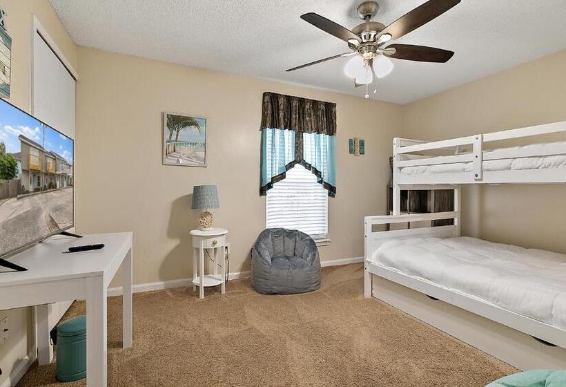 Апартаменты 1 Спальня с Балконом, Jax Beach House  1 Minute Walk To Beach
