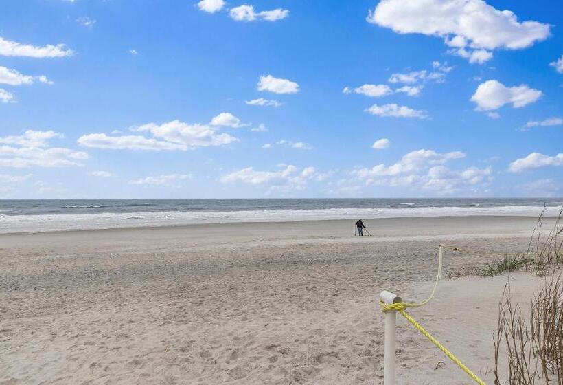 شقة غرفة نوم واحدة مزودة بشُرفة, Jax Beach House  1 Minute Walk To Beach