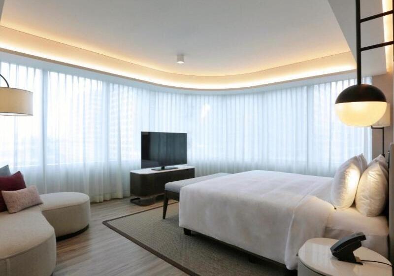 디럭스 룸 킹사이즈 침대, Lanson Place Mall Of Asia Manila