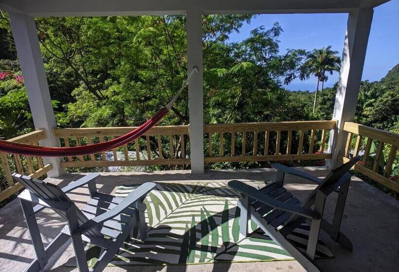 اتاق استاندارد با بالکن, Crescent Moon