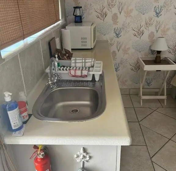 スタンダードルーム, Room In Apartment   Cozy Crner, Home Away From Home, Near Pristine Beaches Num3