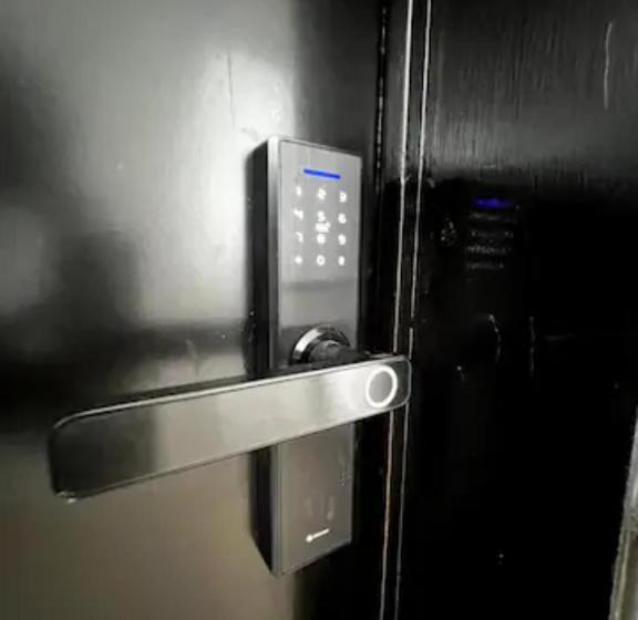 استودیوی استاندارد, San Rafa  Home Office Suites