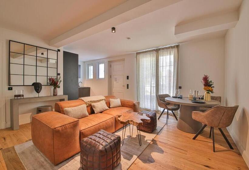 آپارتمان لوکس 1 خوابه, Aeronaut Suits By Pearl1