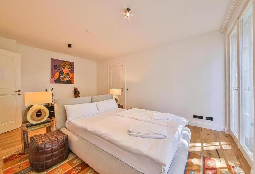 سوئیت با بالکن, Aeronaut Suits By Pearl1