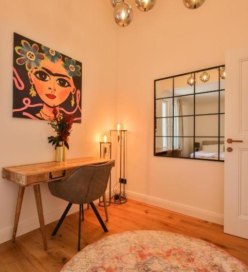 آپارتمان سوپریور 1 خوابه, Aeronaut Suits By Pearl1