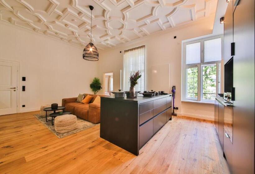 آپارتمان سوپریور 1 خوابه, Aeronaut Suits By Pearl1