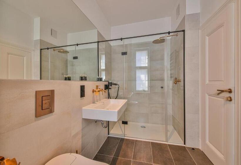 آپارتمان سوپریور 1 خوابه, Aeronaut Suits By Pearl1