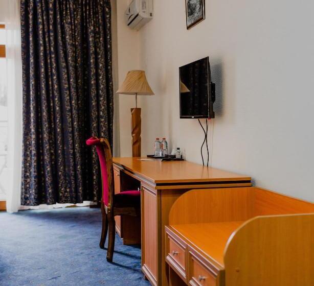 اتاق استاندارد با بالکن, Afra Oghuz Mountain Resort