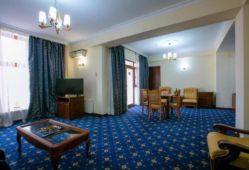 سوییت خانوادگی, Afra Oghuz Mountain Resort