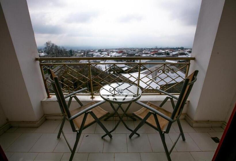 سوییت خانوادگی, Afra Oghuz Mountain Resort