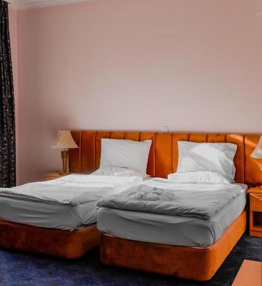 اتاق استاندارد با بالکن, Afra Oghuz Mountain Resort