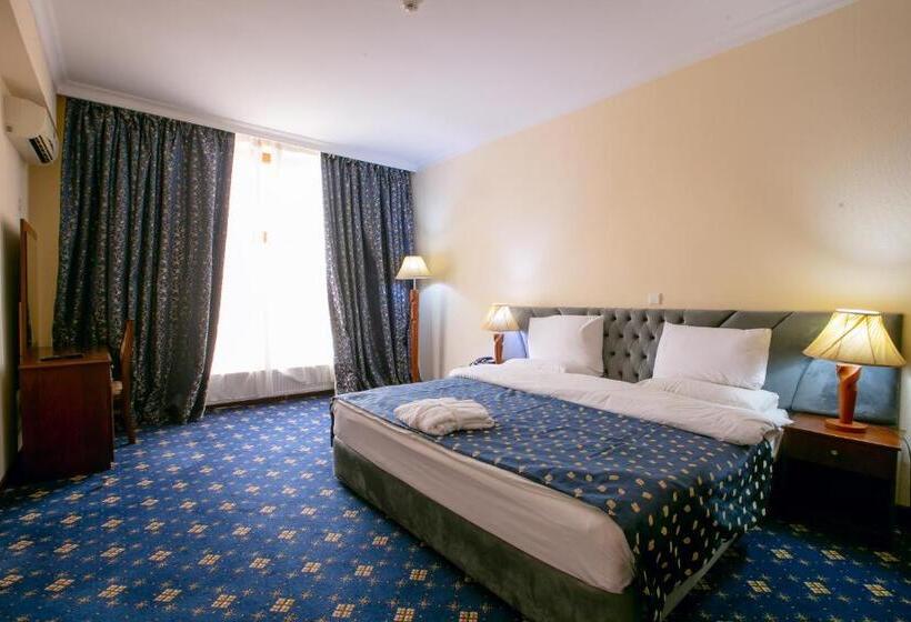 سوییت خانوادگی, Afra Oghuz Mountain Resort