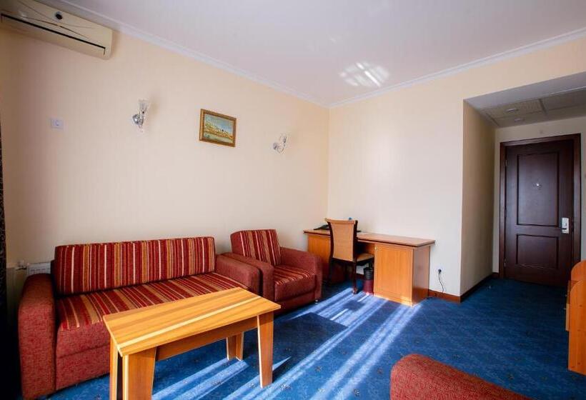 سوییت خانوادگی, Afra Oghuz Mountain Resort