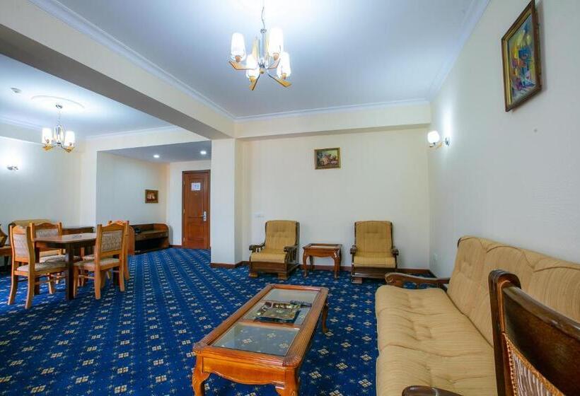 سوییت خانوادگی, Afra Oghuz Mountain Resort