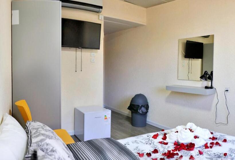 이코노미 룸, Motel Neve Midbar מוטל נווה מדבר