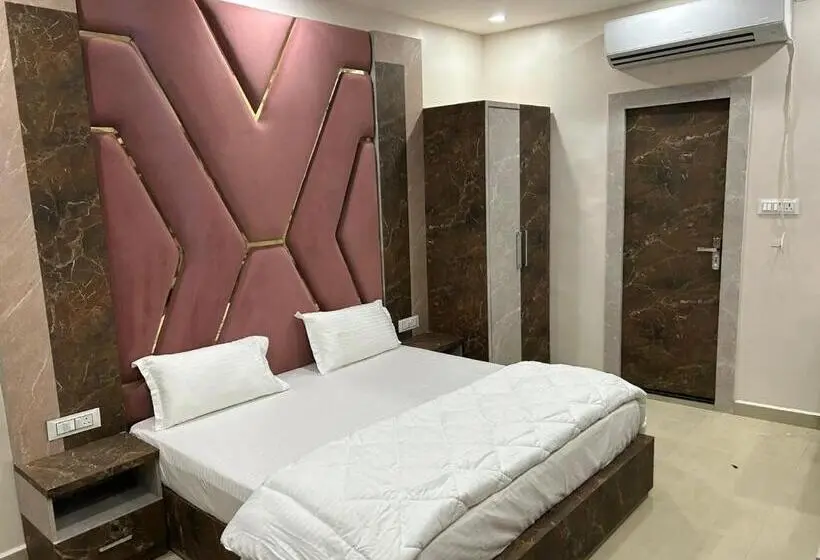Deluxe-huone, Kesar Chitrakoot