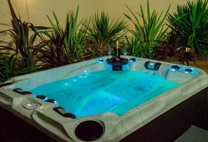 キングサイズベッドのスタンダードルーム, Le Petit Paradis