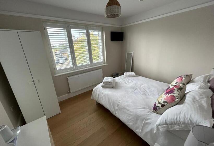 غرفة قياسية, Magnolia House