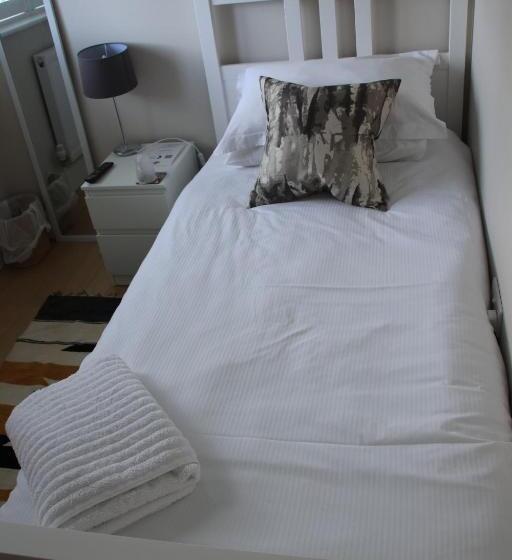 غرفة قياسية فردية, Magnolia House