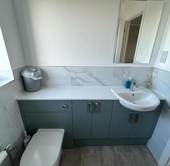 غرفة قياسية رباعية, Magnolia House