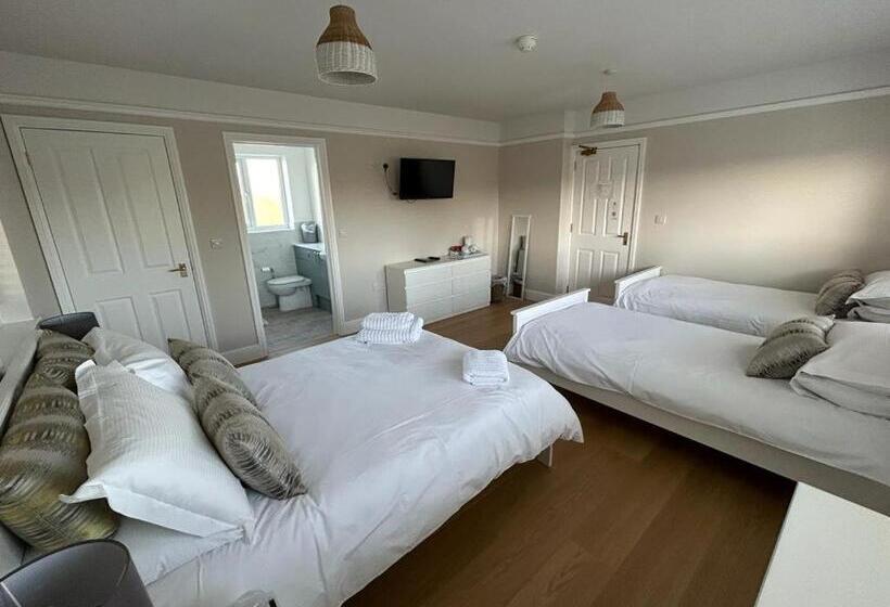 غرفة قياسية رباعية, Magnolia House