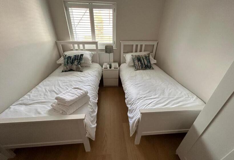 غرفة قياسية, Magnolia House