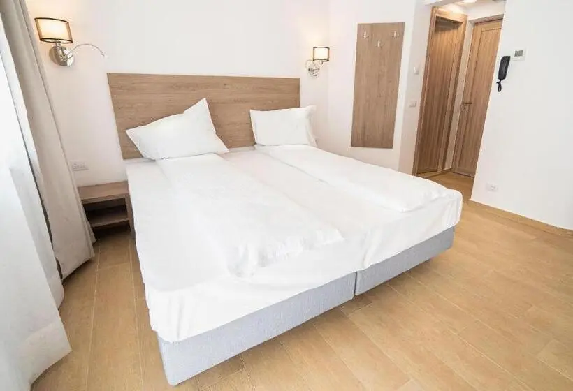 Economy-huone, Aurora Rooms   290m From Aqua Park