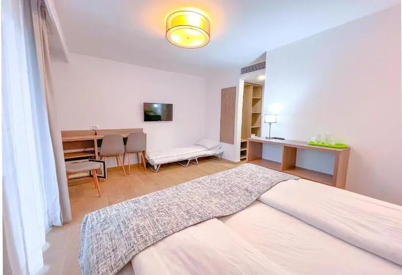 Standard-huone, Aurora Rooms   290m From Aqua Park