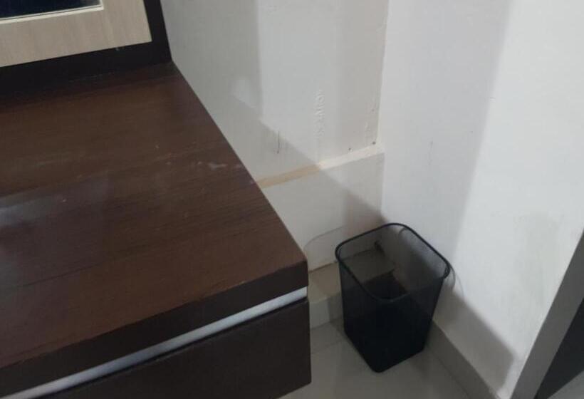 高级套房, Capital O 93263 Linge Land