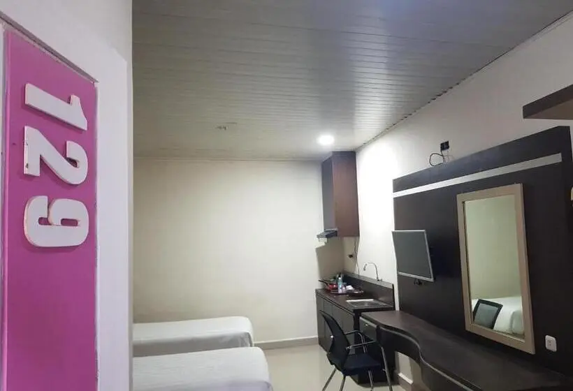 اتاق لوکس با تخت بزرگ, Capital O 93263 Linge Land