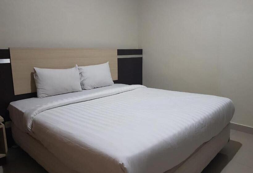 带大床的标准间, Capital O 93263 Linge Land