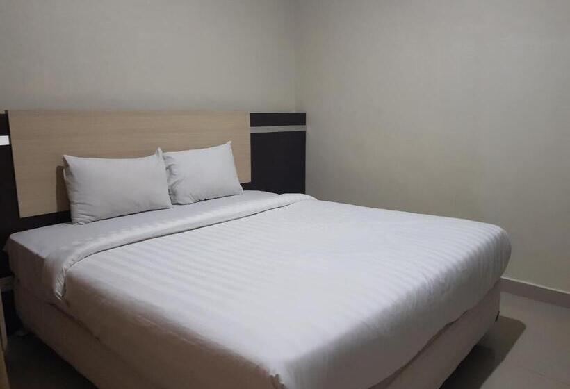 带大床的标准间, Capital O 93263 Linge Land