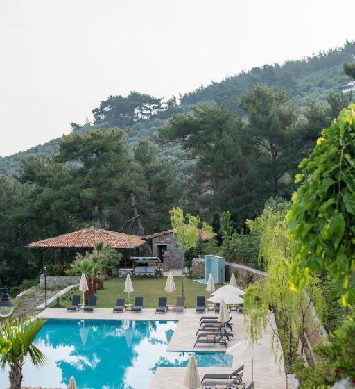 四人标准间, Ephesus Retreat