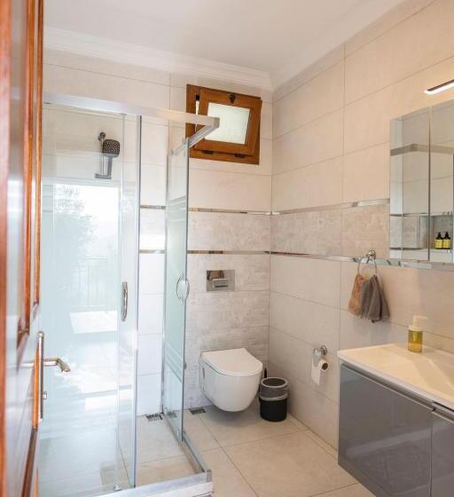 标准间, Ephesus Retreat