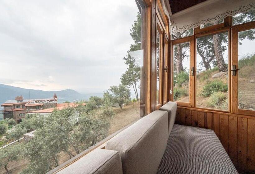 标准平房, Ephesus Retreat