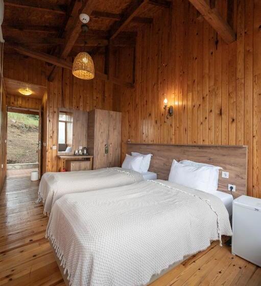 标准平房, Ephesus Retreat